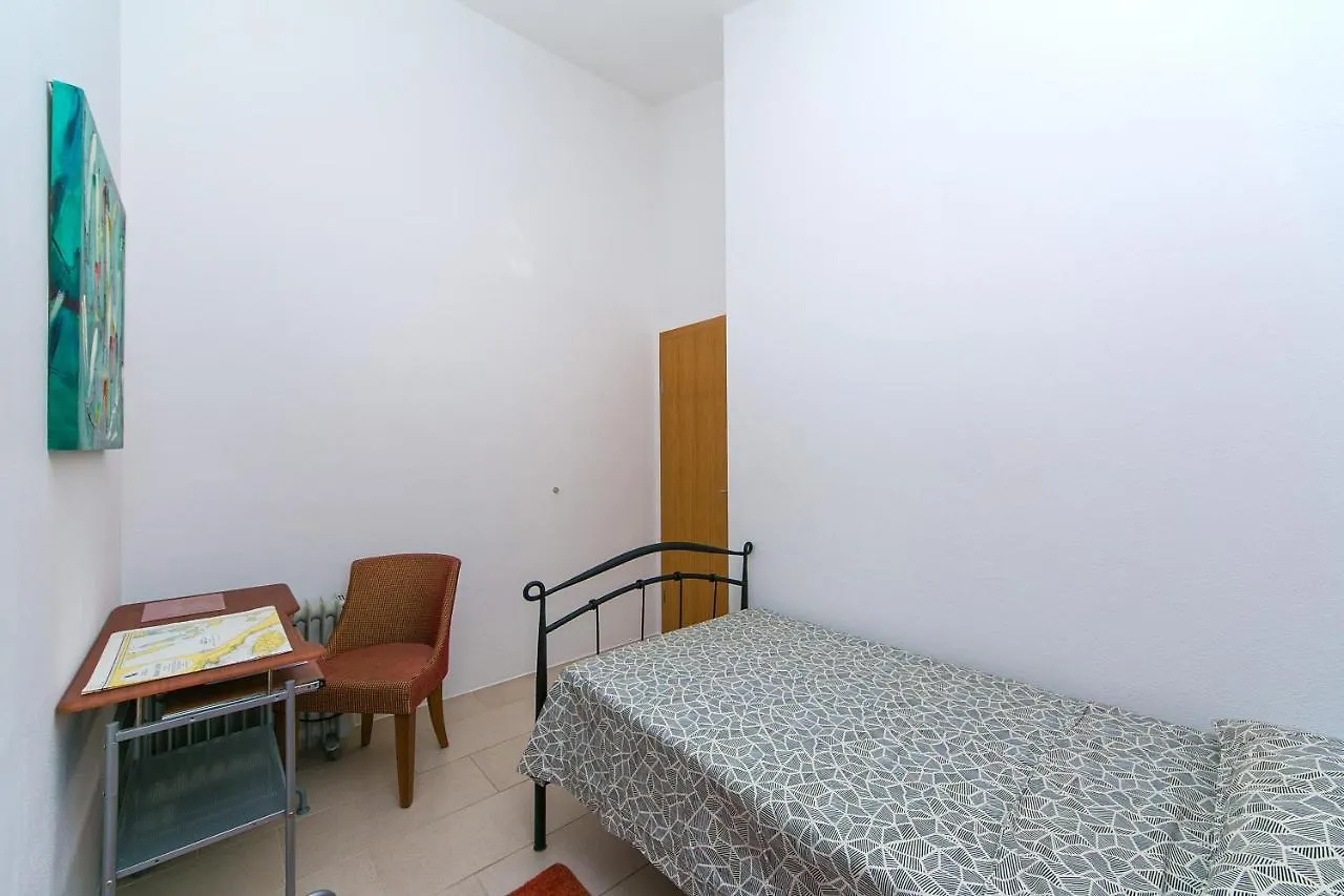 Apartment Franko, Free Parking  Kastela
