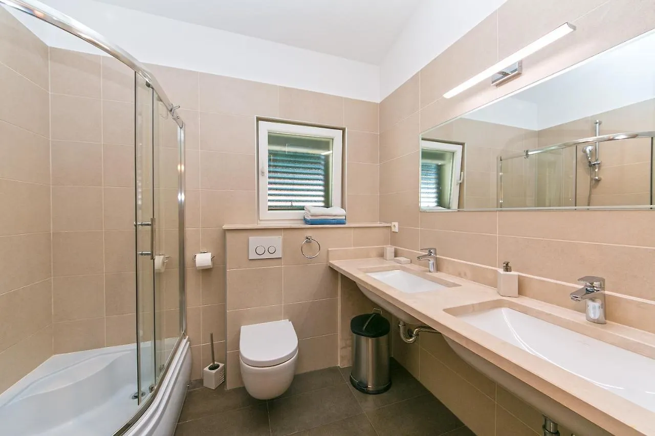 Apartment Franko, Free Parking Kastela