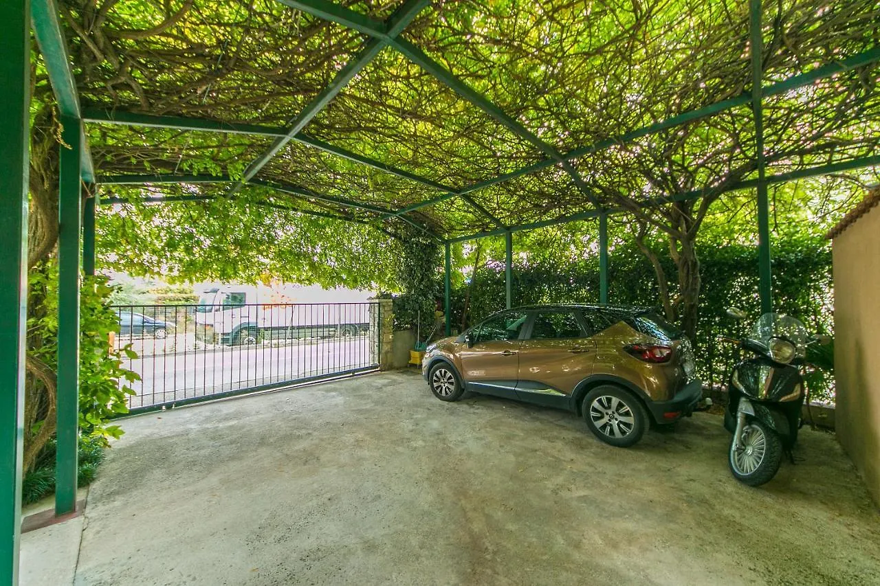 Apartment Franko, Free Parking Kastela