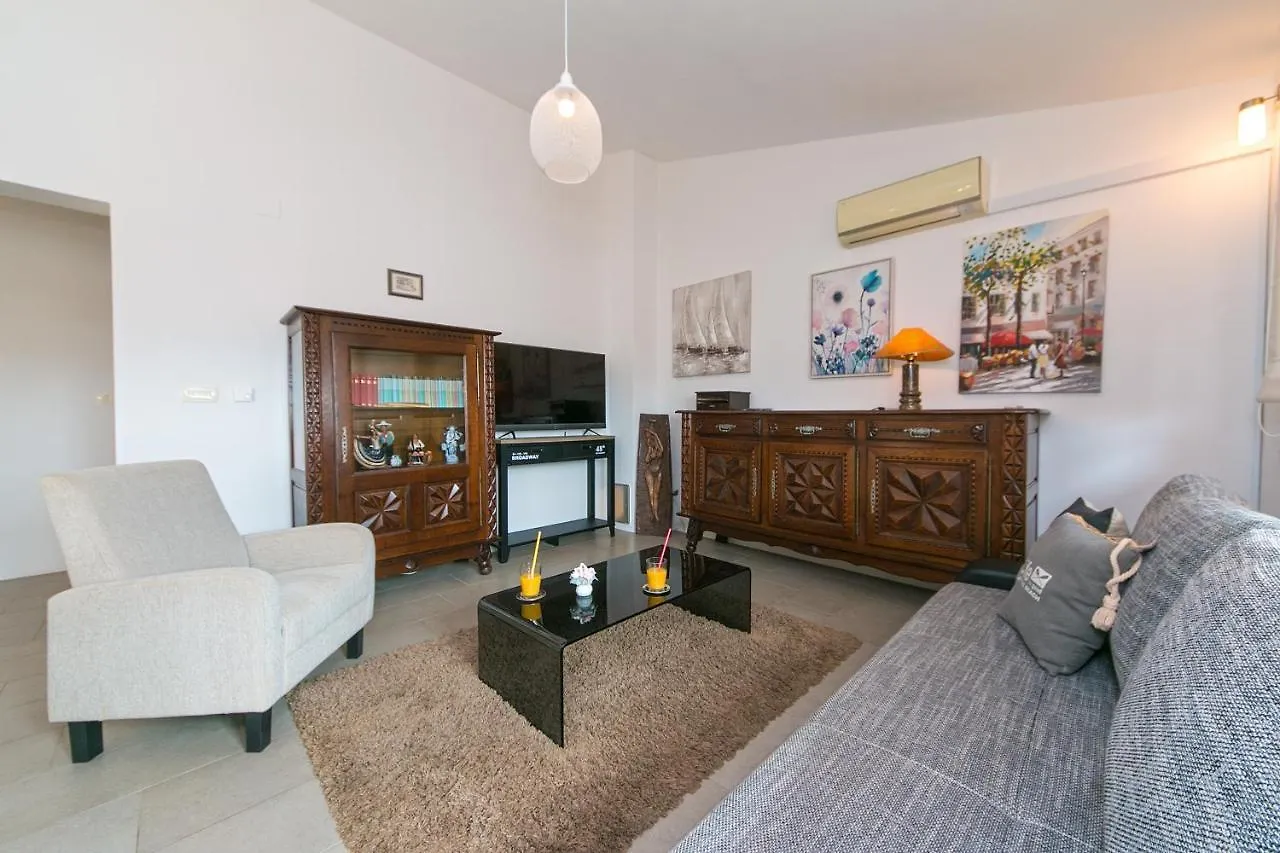 Apartment Franko, Free Parking Kastela