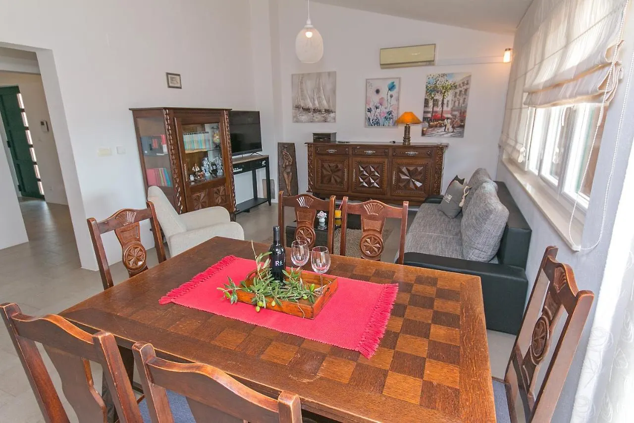 Apartment Franko, Free Parking Kastela 0*,
